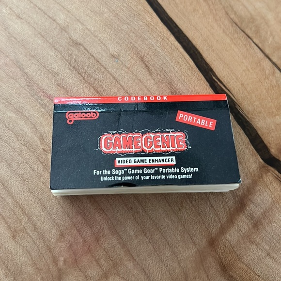 Sega Game Genie for Game Gear with book. 1993 - Picture 3 of 3